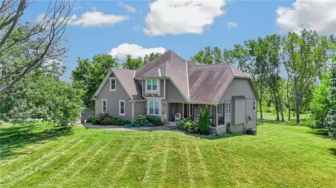 19311 Raffurty St, Pleasant Hill, MO 64080