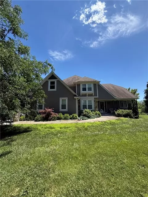 19311 Raffurty St, Pleasant Hill, MO 64080