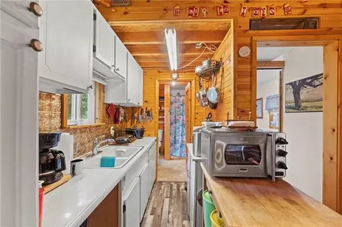 Kitchen - 24-28 Hackberry Rd, Mapleton, KS 66754 photo 2 of 5