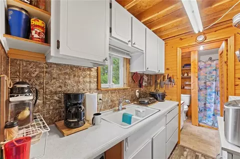 Kitchen - 24-28 Hackberry Rd, Mapleton, KS 66754 photo 3 of 5