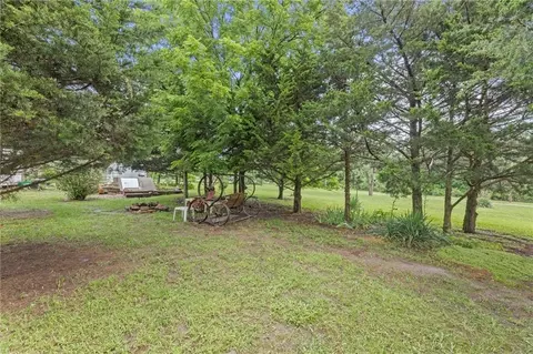 Exterior - 24-28 Hackberry Rd, Mapleton, KS 66754 photo 6 of 10