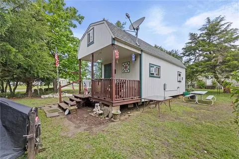 Exterior - 24-28 Hackberry Rd, Mapleton, KS 66754 photo 3 of 10