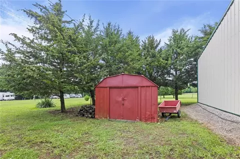 Exterior - 24-28 Hackberry Rd, Mapleton, KS 66754 photo 7 of 10