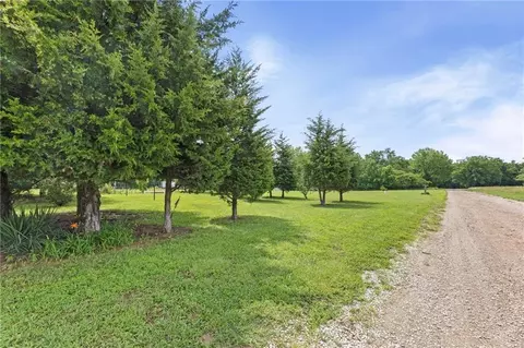 Exterior - 24-28 Hackberry Rd, Mapleton, KS 66754 photo 8 of 10