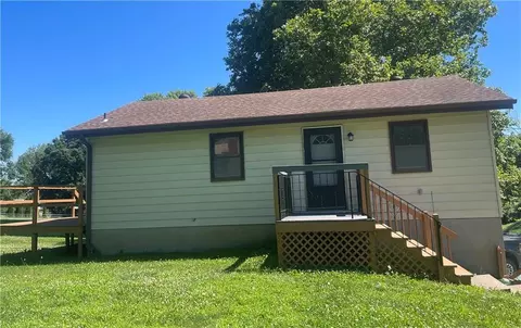 8737 NE Grand Ave, Kansas City, MO 64155