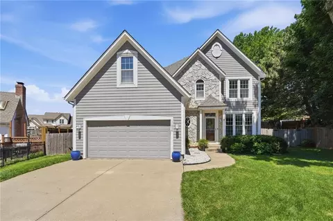 11824 W 112th Ter, Overland Park, KS 66210