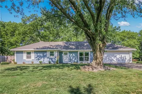 18996 Lowell Ave, Stilwell, KS 66085