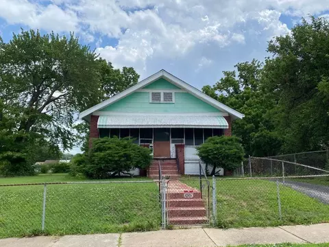 5521 Chestnut Ave, Kansas City, MO 64130