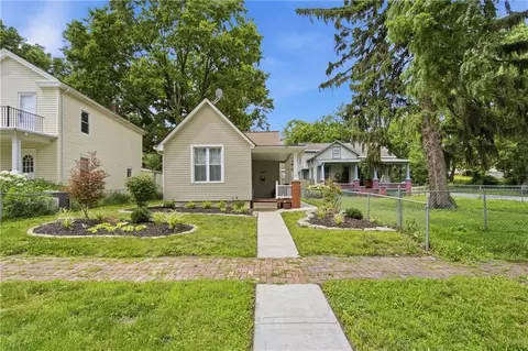 909 N Broadway St, Leavenworth, KS 66048