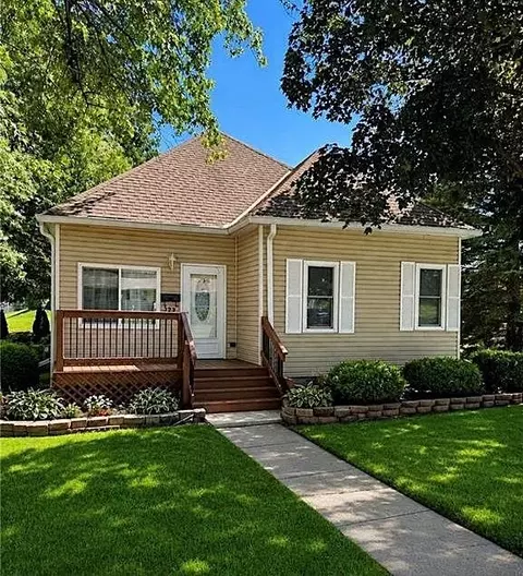 322 E 7th St, Maryville, MO 64468