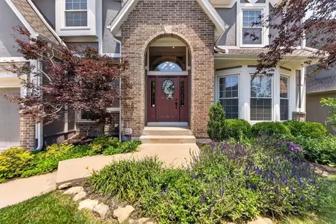13139 Kessler St, Overland Park, KS 66213