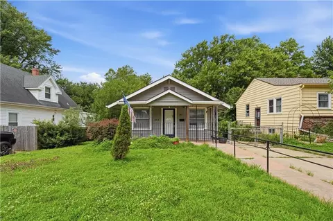 1818 S Ralston Ave, Independence, MO 64052
