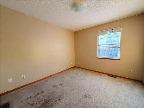 Bedroom - 73 NW 291st Rd, Centerview, MO 64019 photo 10 of 14