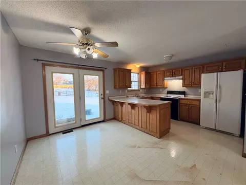 Kitchen - 73 NW 291st Rd, Centerview, MO 64019 photo 1 of 5