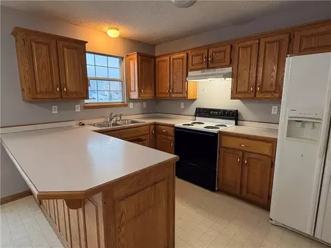Kitchen - 73 NW 291st Rd, Centerview, MO 64019 photo 2 of 5