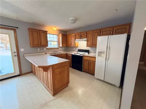 Kitchen - 73 NW 291st Rd, Centerview, MO 64019 photo 4 of 5