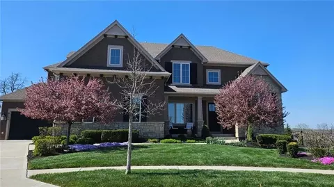 8130 Millridge St, Lenexa, KS 66220