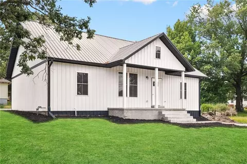 Exterior - 201 Linn St, Trenton, MO 64683 photo 4 of 5