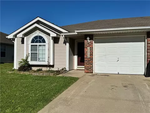 1952 S Powahatan Ct, Independence, MO 64057
