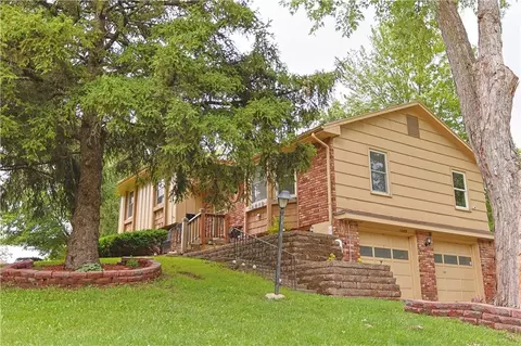 12019 E 39th Ter, Independence, MO 64052