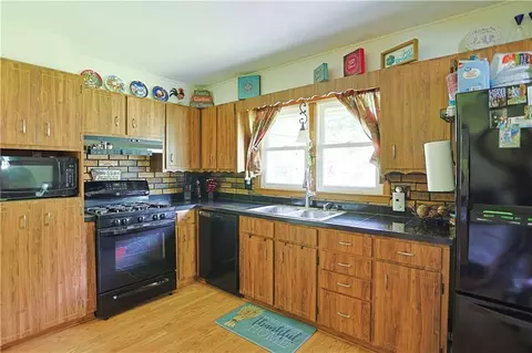 Kitchen - 12019 E 39th Ter, Independence, MO 64052 photo 1 of 1
