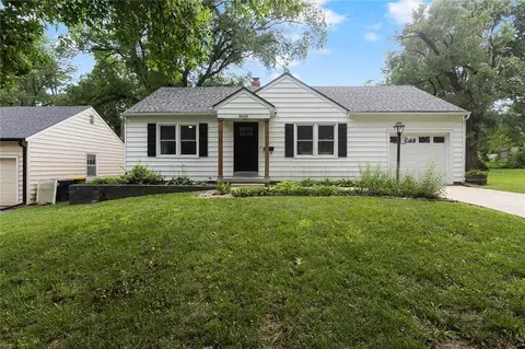 8626 Maiden Ln, Kansas City, MO 64114