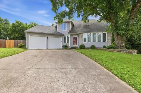 518 Edgewood Dr, Warrensburg, MO 64093