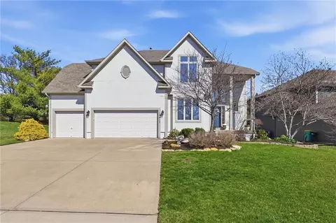 15917 Ballentine St, Overland Park, KS 66221