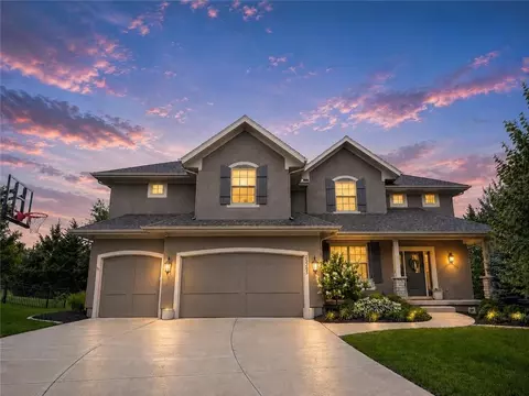 25205 W 97th Pl, Lenexa, KS 66227