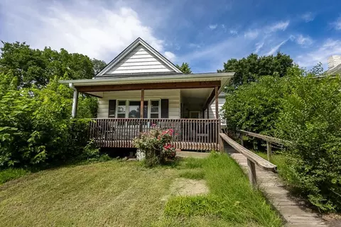 209 W Nebraska Ave, Saint Joseph, MO 64504
