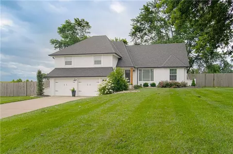 3705 W 213th Ter, Bucyrus, KS 66013