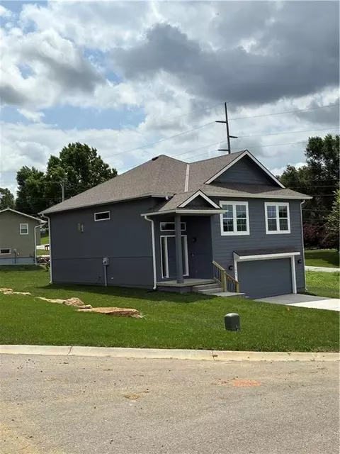 1849 S 54 Ct, Kansas City, KS 66106
