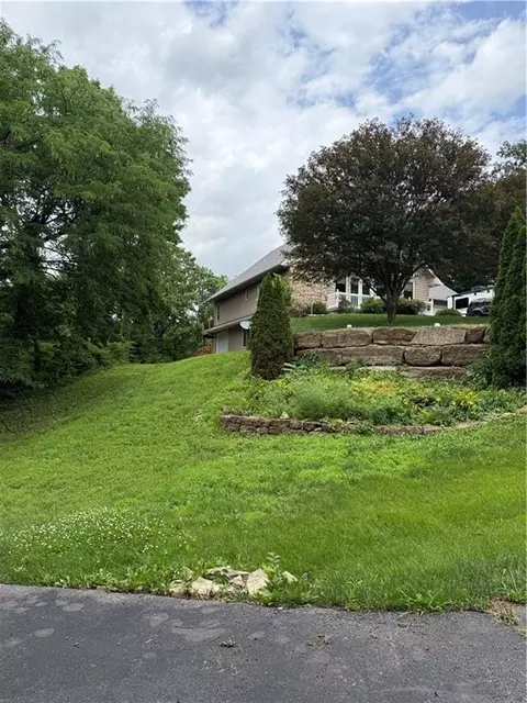 22700 E Blue Mills Rd, Independence, MO 64058
