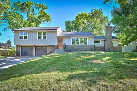 1100 W 89 St, Kansas City, MO 64114