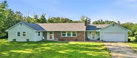 6130 NW State Route Ff, Adrian, MO 64720