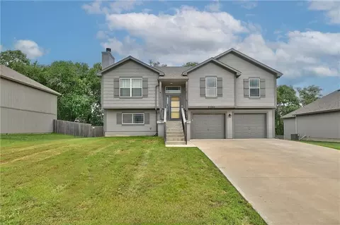 20022 W 220th Ter, Spring Hill, KS 66083
