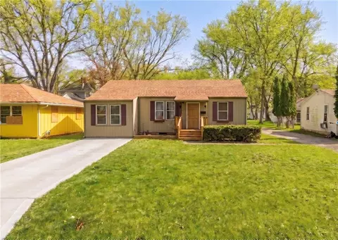 2511 Race Ave, Independence, MO 64052
