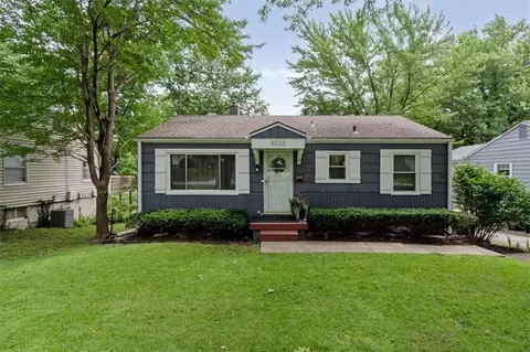 8325 Locust St, Kansas City, MO 64131
