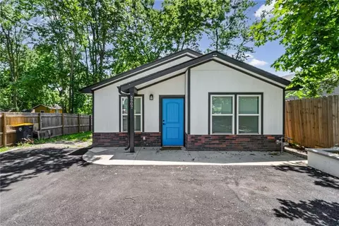 5607 E 23rd St, Kansas City, MO 64127