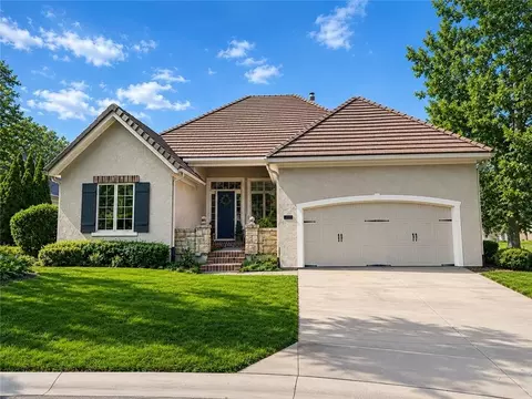 11345 Granada Ct, Leawood, KS 66211
