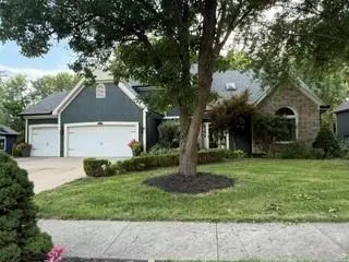 606 Harborview Dr, Smithville, MO 64089