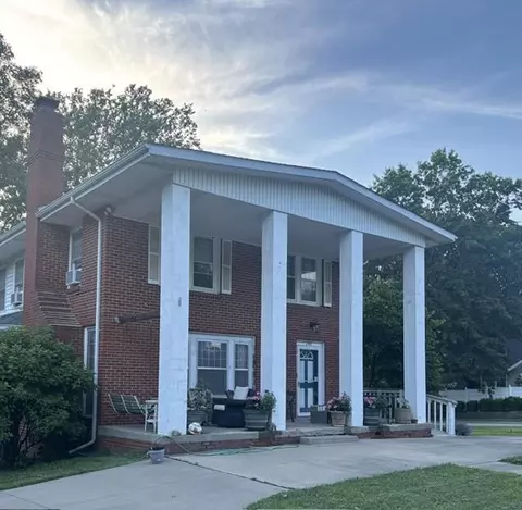 200 SW Madison St, Lees Summit, MO 64063