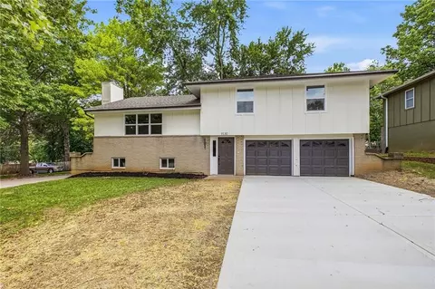 1530 NW 67th St, Kansas City, MO 64118