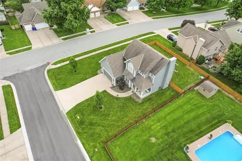 View/Area - 801 SW 35th St, Lees Summit, MO 64082 photo 2 of 15