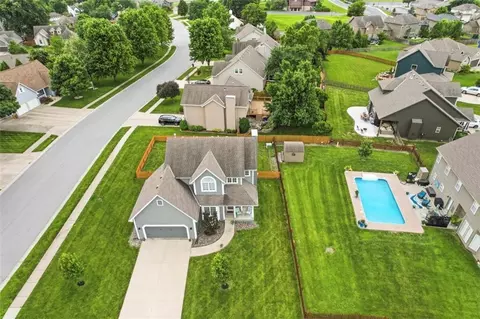 View/Area - 801 SW 35th St, Lees Summit, MO 64082 photo 3 of 15
