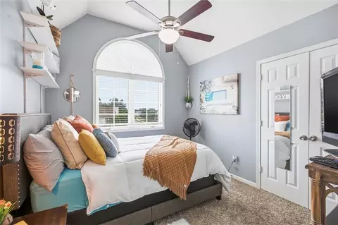 Bedroom - 801 SW 35th St, Lees Summit, MO 64082 photo 3 of 8