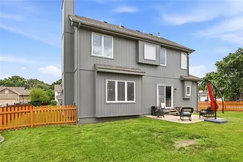 Exterior - 801 SW 35th St, Lees Summit, MO 64082 photo 6 of 7