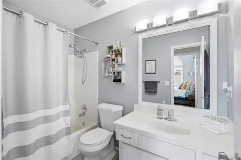 Bath - 801 SW 35th St, Lees Summit, MO 64082 photo 2 of 6