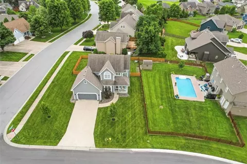 View/Area - 801 SW 35th St, Lees Summit, MO 64082 photo 4 of 15