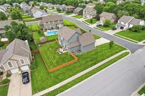 View/Area - 801 SW 35th St, Lees Summit, MO 64082 photo 9 of 15